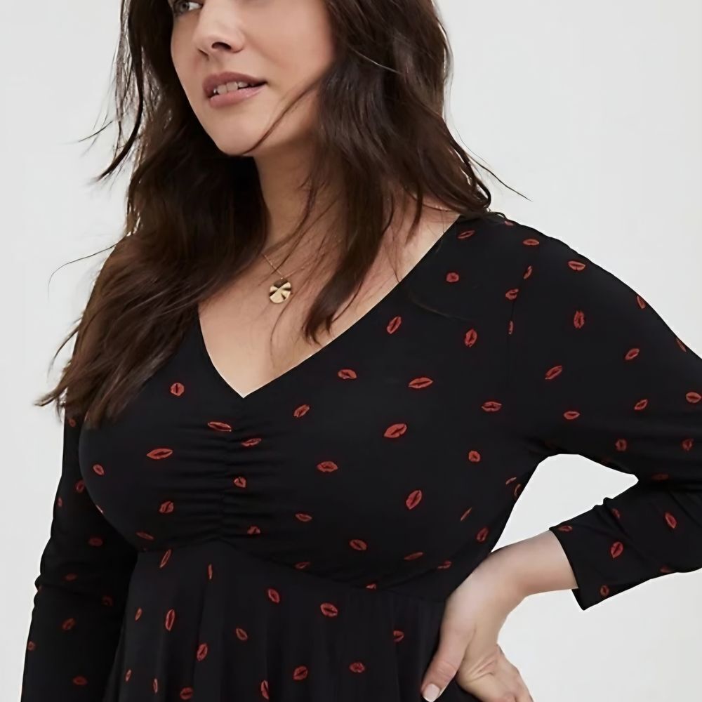 Torrid Black Red Kiss Print Fit Flare Dress Sz 2 image 5